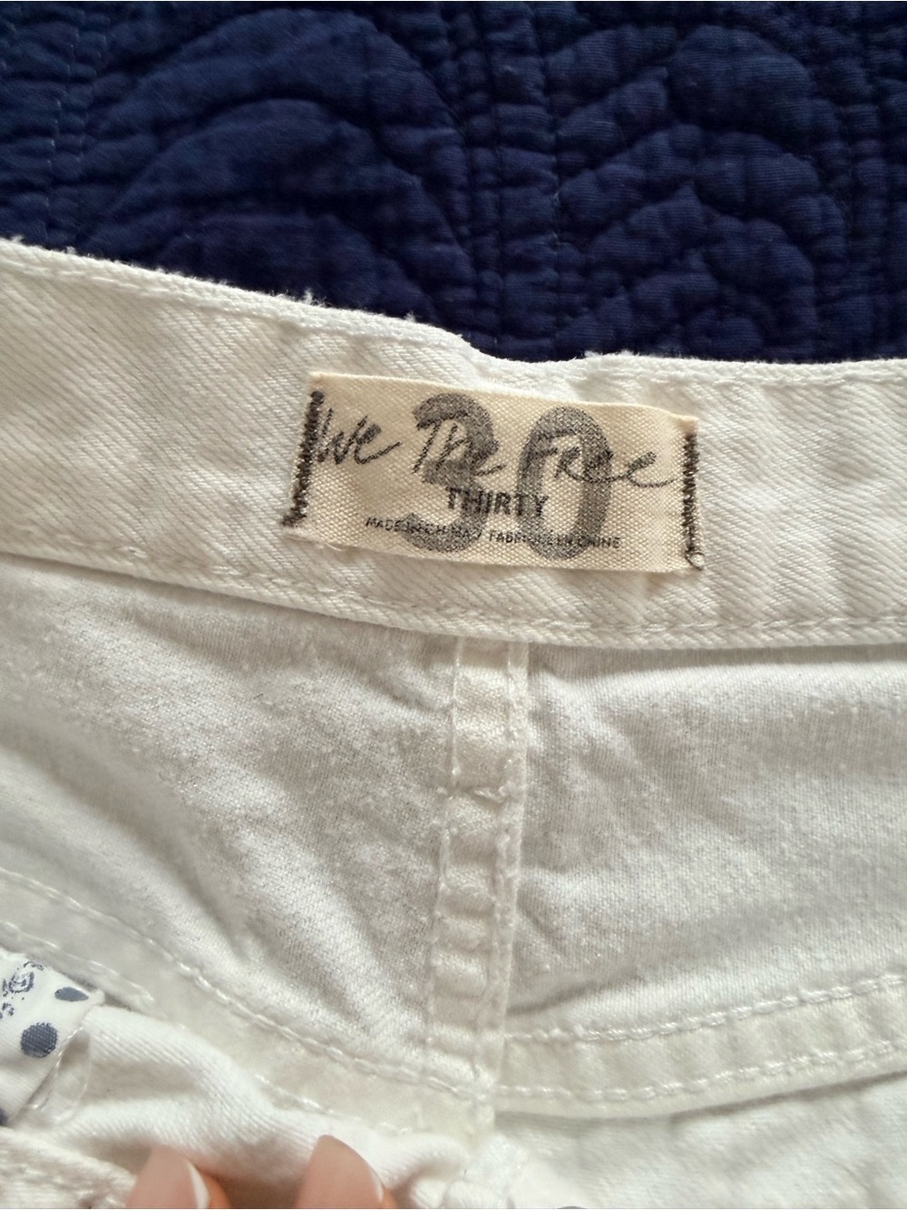 We the Free 30 - White Distressed Denim Shorts - Women's Frayed Hem - Picture 2 of 8